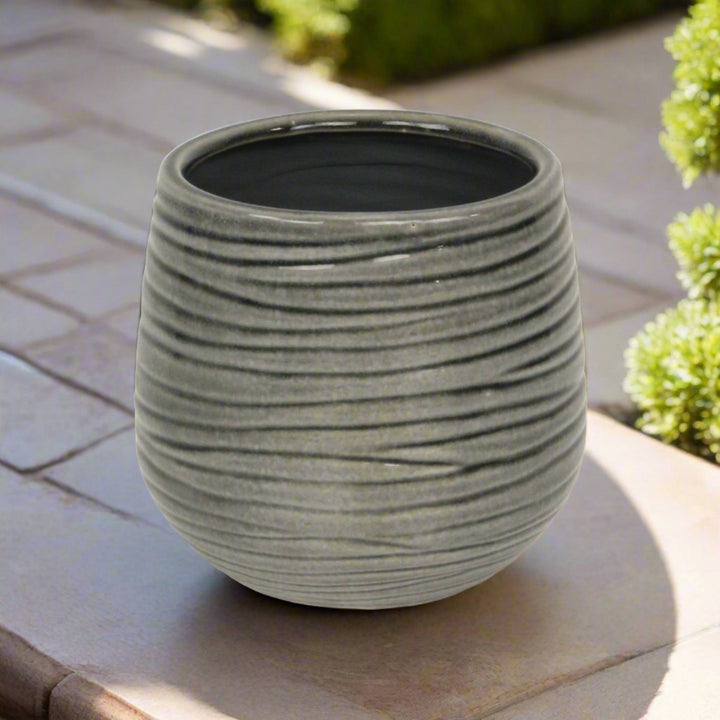 CHEUNGS Fairloam Round Curved Wave Lined Pattern Ceramic Pot- Large - Gray