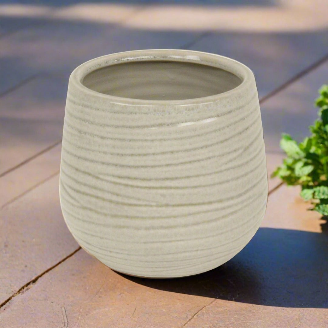 CHEUNGS Fairloam Round Curved Wave Lined Pattern Ceramic Pot- Large - Gray