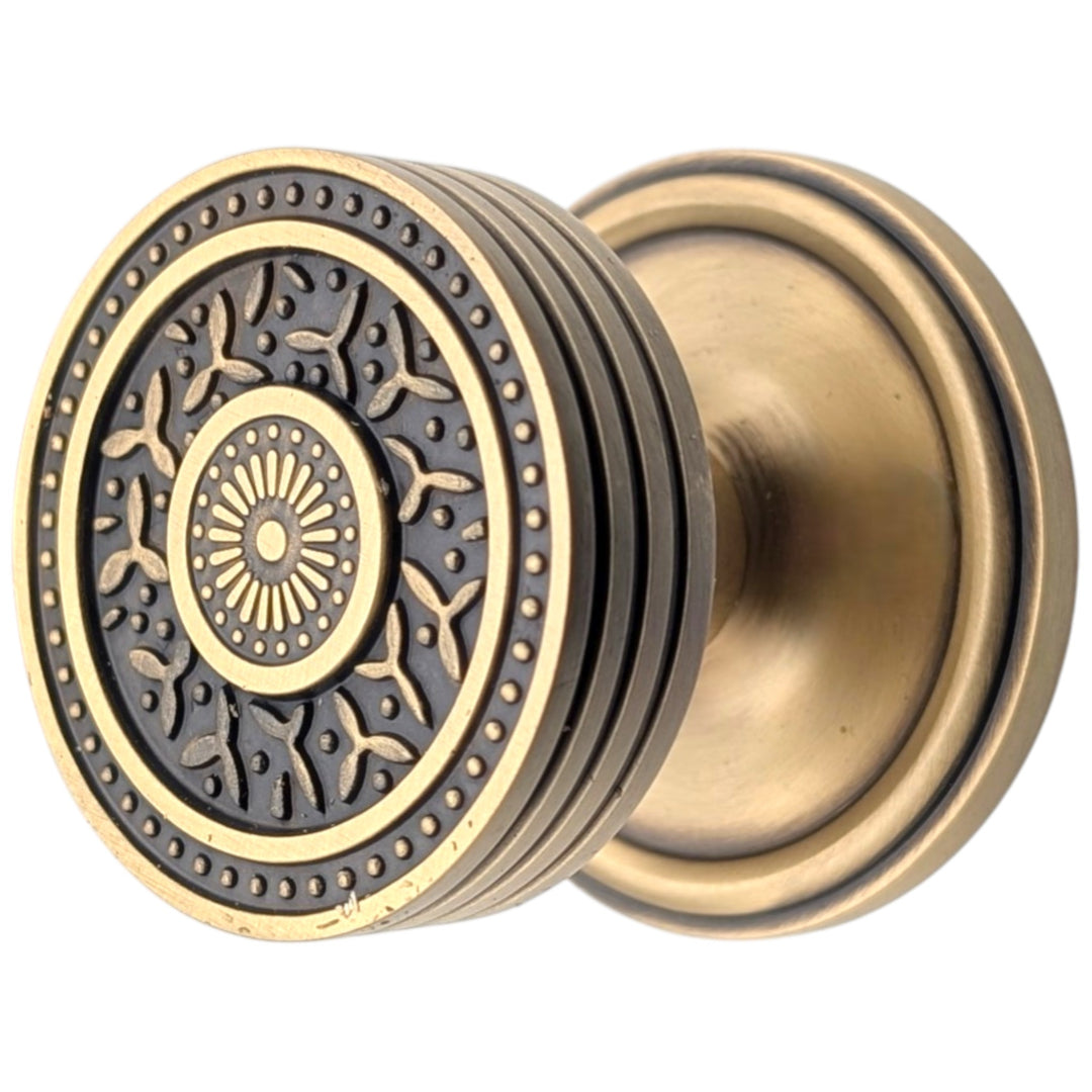 Traditional Rosette Door Set with Rice Pattern Door Knobs (Several Finishes Available)
