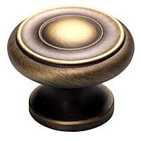 SCHAUB 1 1/2 Inch Colonial Round Knob (Antique Light Brass Finish)